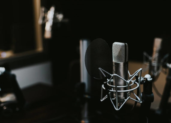 microphone studio mic broadcast podcast 89799